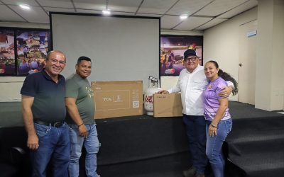 Alcalde Lisandro Segura dota de tecnología y suministros básicos a la Escuela Municipal Salvador López