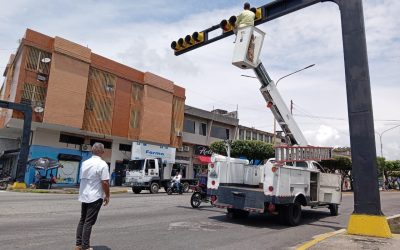 Vialidad municipal optimiza operatividad de la red semafórica en la ciudad