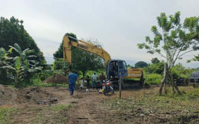 Gestión de Lisandro Segura construye drenajes para aguas pluviales en el Km 48