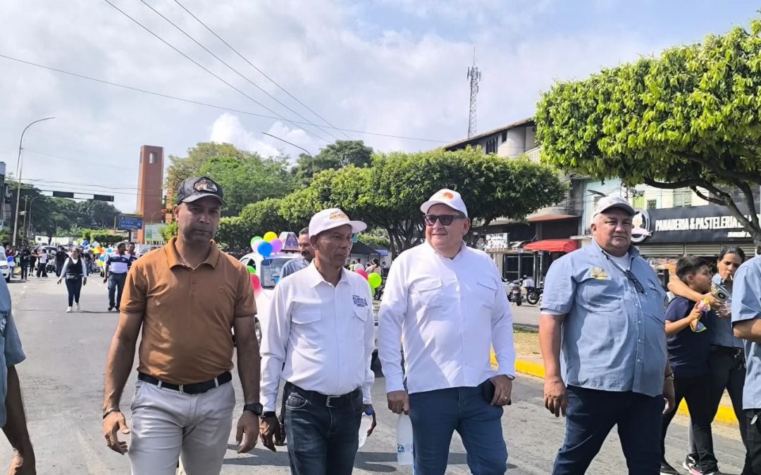 Alcalde Lisandro Segura acompañó al gremio del transporte en la Gran Caravana del Día del Trabajador