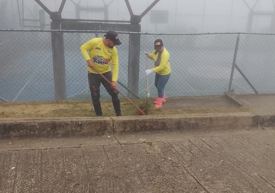 Gobierno de Lisandro Segura realiza mantenimiento en Cancha Techada de La Palmita