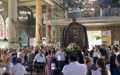 Alcalde Lisandro Segura acompañó multitudinaria procesión de la Virgen del Perpetuo Socorro