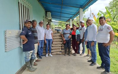 Alcalde Lisandro Segura entregó 100 pacas de cemento para construcción de carrileras en Mocacay