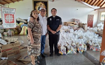 Alcaldía de Alberto Adriani y Cáritas envían mil mercados a familias afectadas en La Guaira