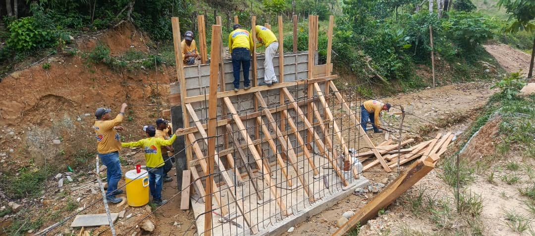 Gestión Del Alcalde Lisandro Segura Impulsa Construcción De Cajón De Paso En El Sector Colinas San Benito