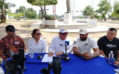 Alcalde destaca la trayectoria del campeón mundial Albert Ramírez durante su programa radial