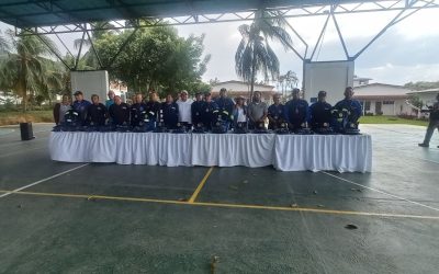 Ugradmaa recibió dotación de uniformes por parte del alcalde Lisandro Segura