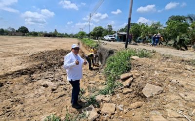 Alcalde Lisandro Segura inspeccionó los avances del nuevo campo deportivo en el Km 12