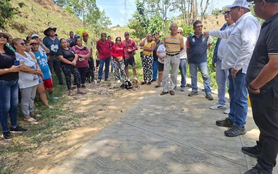 Gobierno de Lisandro Segura culmina y entrega puente cajón en Colinas de San Benito