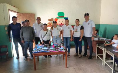 Alcalde Lisandro Segura fortalece el apoyo escolar con entrega de kits en el municipio Alberto Adriani